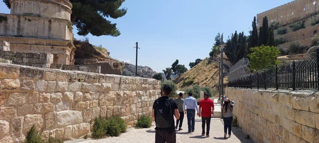 مشروع قدسي "مقدمة في التطور التاريخي و المعماري في فلسطين"